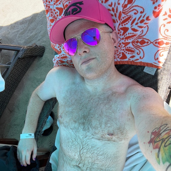 Meet your Posher, The Hungry Himbo. - Picture 2 of 3